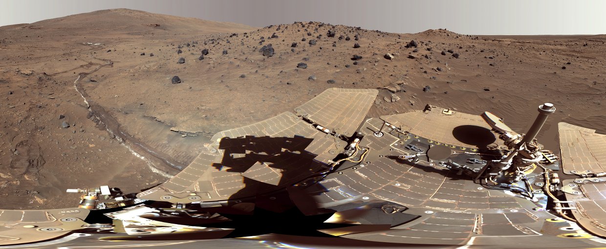 Spirit Mars Rover in 'McMurdo' Panorama (False Color). Image credit: NASA/JPL-Caltech/Cornell Univ./Arizona State Univ. 