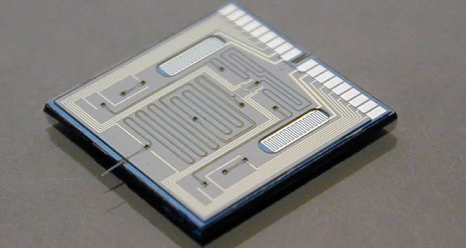 Photograph of an HPLC-chip.