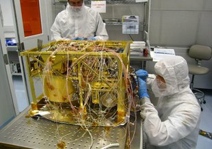A theoretical instrument that would search for individual microbes on the surface of Mars.