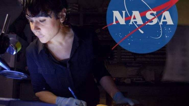 NASA has played a significant role in Kaçar’s life. After graduating from Emory University’s School of Medicine and Chemistry with a PhD in Bio-Molecular Chemistry, she changed her focus to the study of evolution.