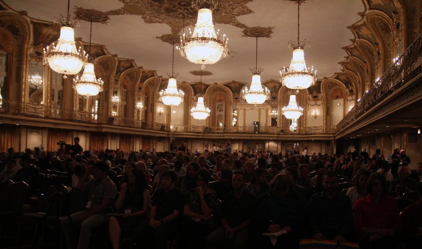 Audiences pack the Grand Hall for the AbSciCon 2015 Regional Heat of the FameLab USA competition. Credit: NASA Astrobiology
