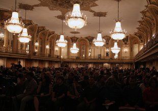 Audiences pack the Grand Hall for the AbSciCon 2015 Regional Heat of the FameLab USA competition. Credit: NASA Astrobiology