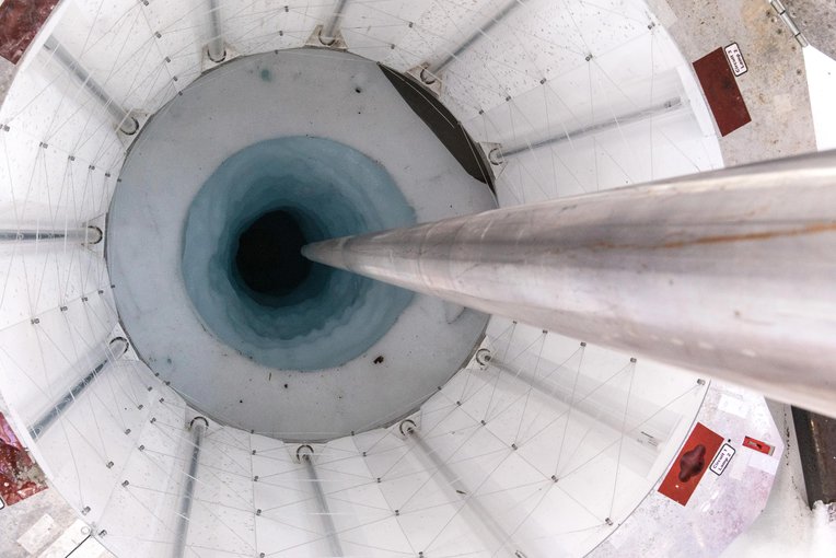 The Hot Water Drill, UV Collar, and borehole at the subglacial Lake Mercer in Antarctica. This photo is from the 2018/19 Field Season of the Subglacial Antarctic Lakes Scientific Access (SALSA) project, supported by the NSF’s Office of Polar Programs.