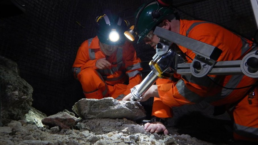 Scientists led by Charles Cockell of the UK Centre for Astrobiology ventured deep underground inside Boulby Mine in north-east England, to conduct experiments as part of the European Space Agency’s Pangaea geology course for astronauts and scientists.