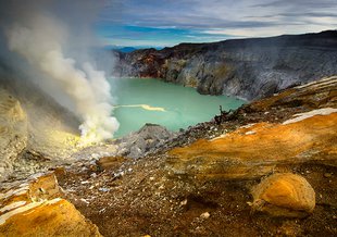 Small pools of water close to deposits of radioactive elements could have formed formamide, which could then have became a solvent for early life on Earth.