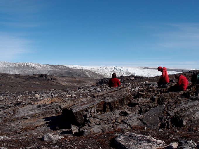 Scientists in Greenland excavating rocks that may hold 3.8-billion-year-old evidence of life. Credit: Laure Gauthiez