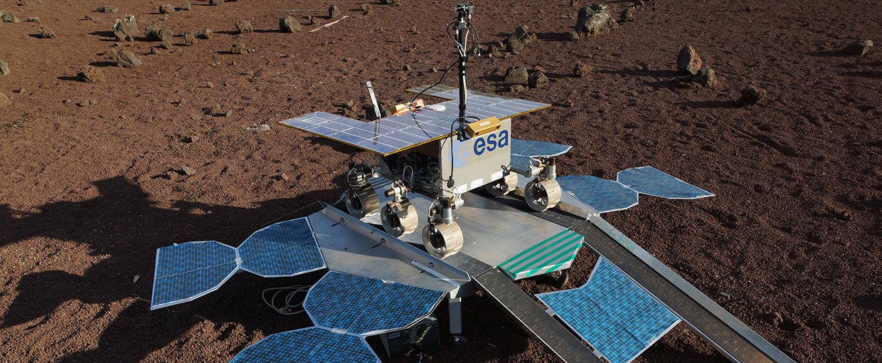 Testing a prototype of the ExoMars rover and Surface Science Platform in the Mars Yard at France’s CNES space agency. On of the instruments on the platform is HABIT, which will be managed by scientists at the UK Centre for Astrobiology.