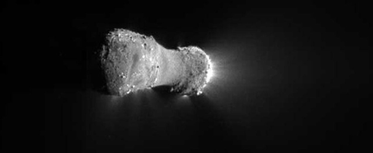 This close-up view of comet Hartley 2 was taken by NASA's EPOXI mission during its flyby of the comet on Nov. 4, 2010. It was captured by the spacecraft's Medium-Resolution Instrument.